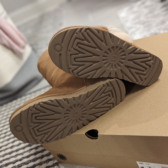 🤎 UGG KLEA BOOTS with Buckles - Picture 5 of 9